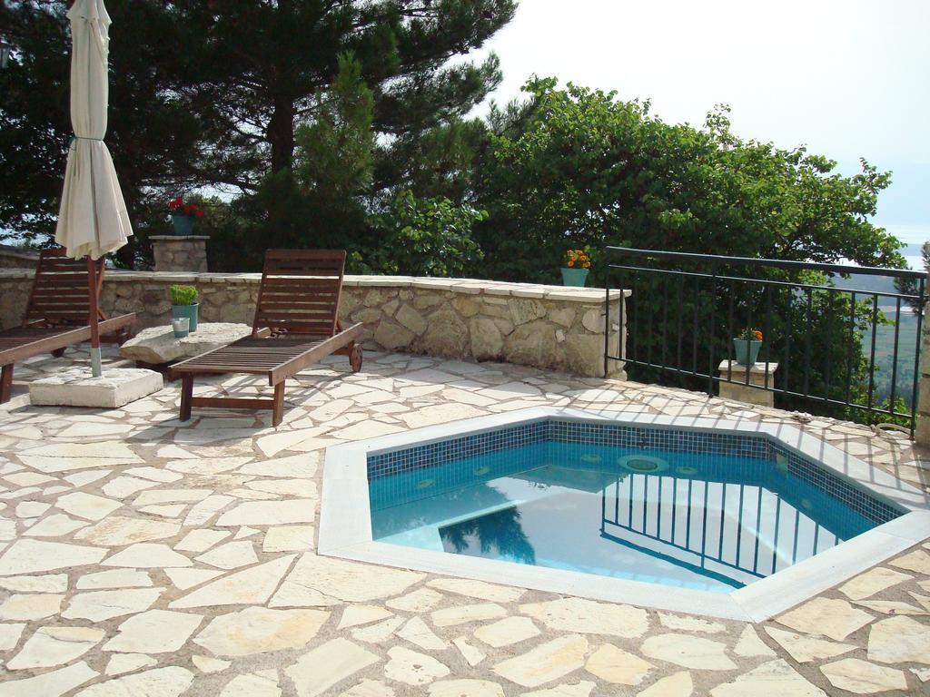 Merlot Village Rental Properties Karia  Exterior photo